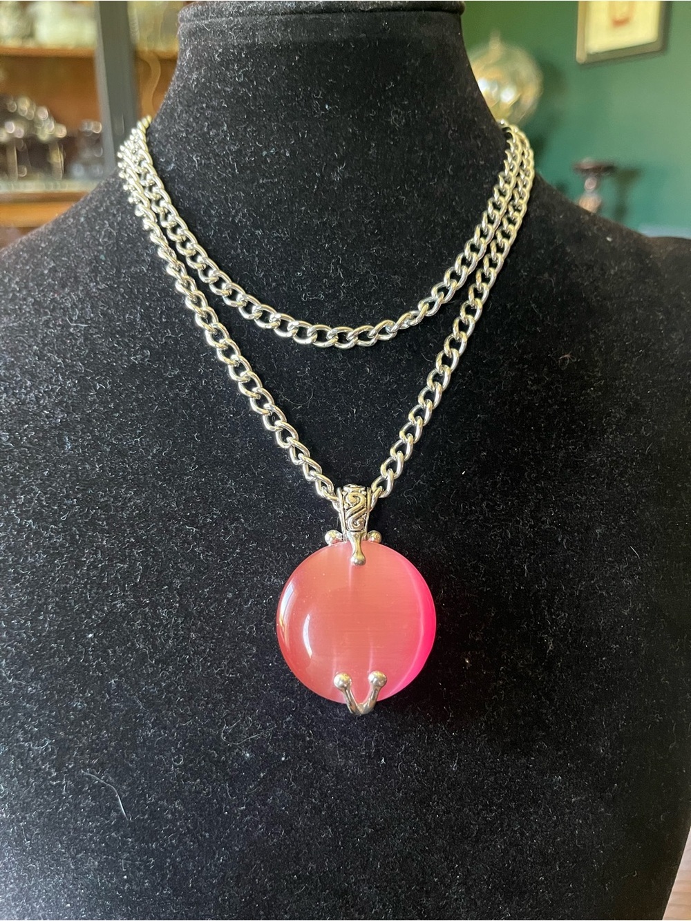 Vintage Y2K Pink Cat Eye Cabochon Pendant Necklace Silver Tone Chunky Chain